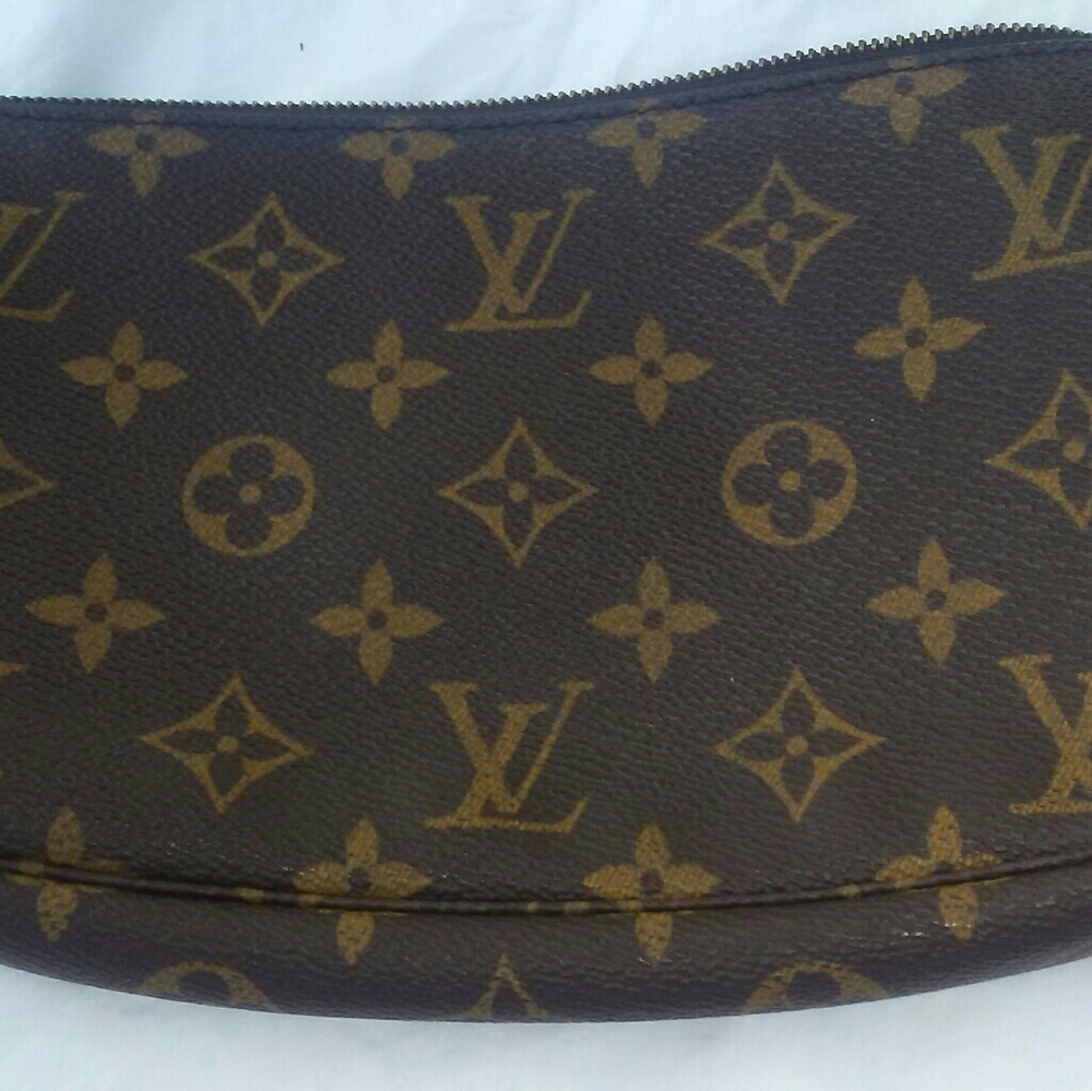 L.V makeup bag